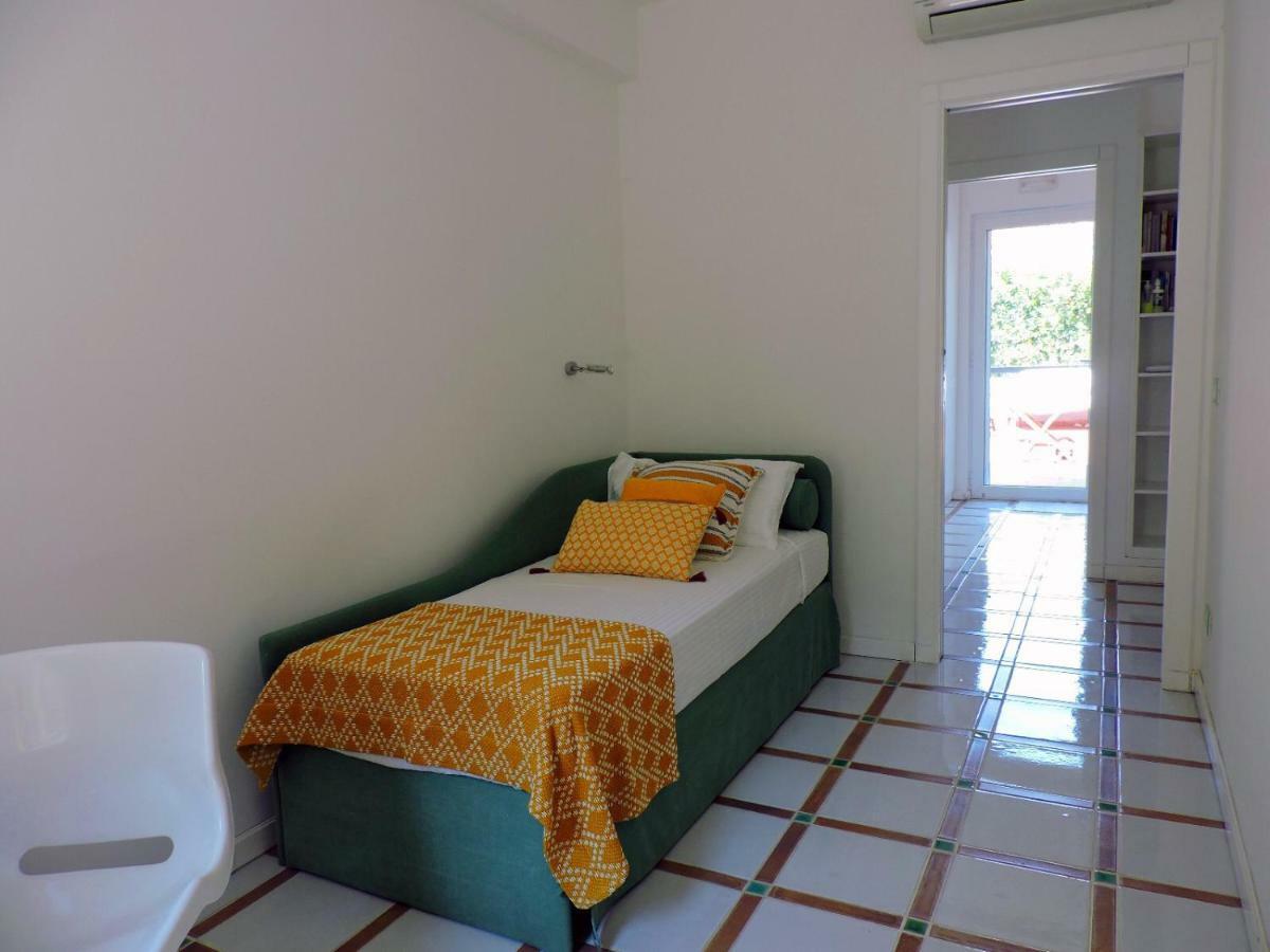 Loris House Villa มัสซาลูเบรนเซ ภายนอก รูปภาพ
