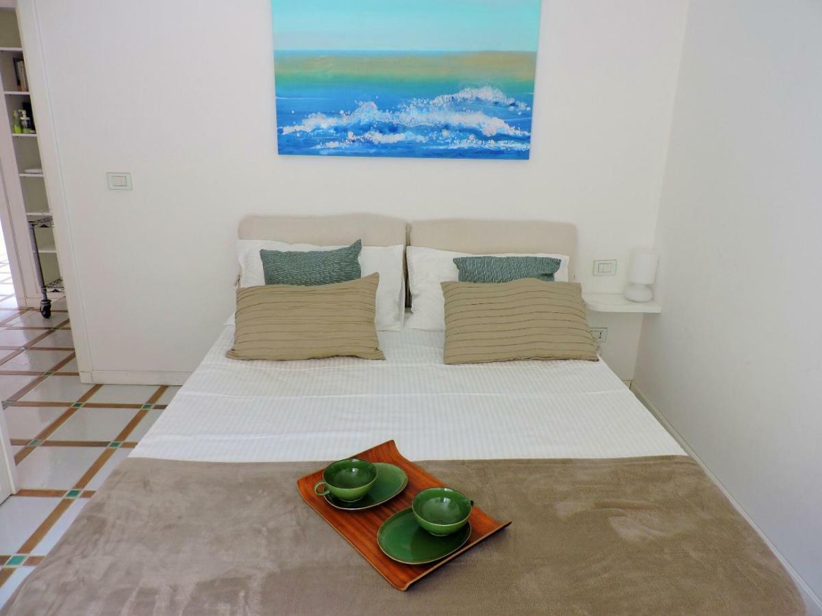 Loris House Villa มัสซาลูเบรนเซ ภายนอก รูปภาพ